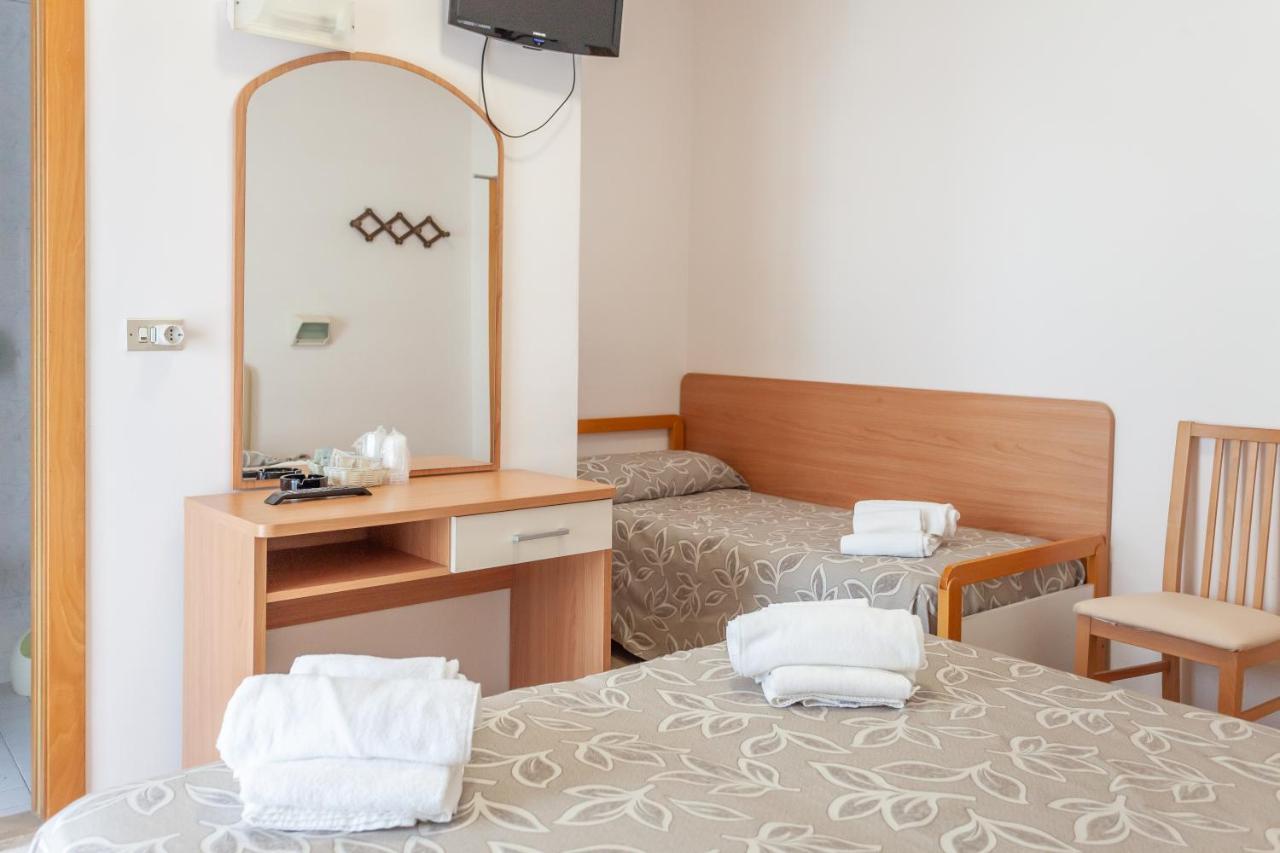 Hotel Bagli Rimini Luaran gambar